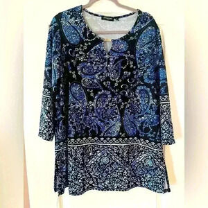 EUC Notations Brand unique Print, Black, white & Blue Women’s size 1X